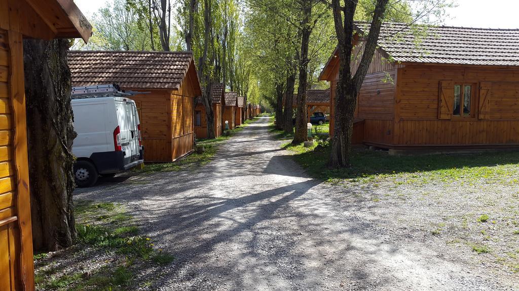 Camping La Motte Flottante Ла-Фрессинуз Экстерьер фото